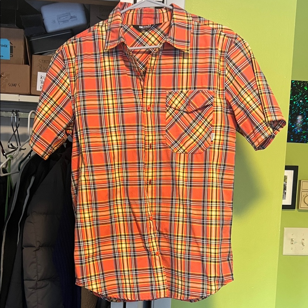 Outdoor research button Tshirt